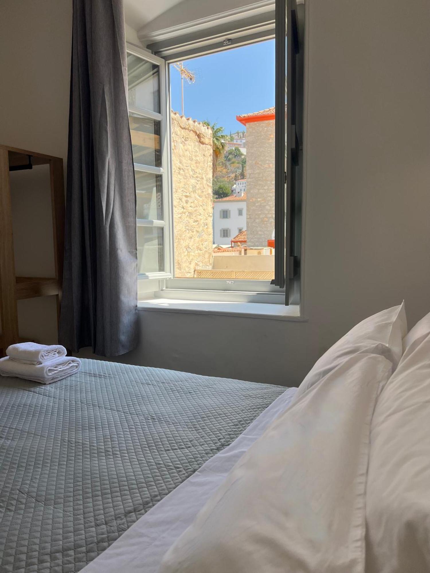 Douskos 3* Hydra (Saronic Islands)